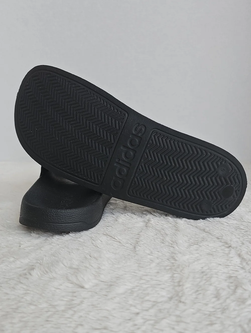 ​adidas Classic 3-Stripe Slide Sandals Black White NWOT Men's Sz (6)  M